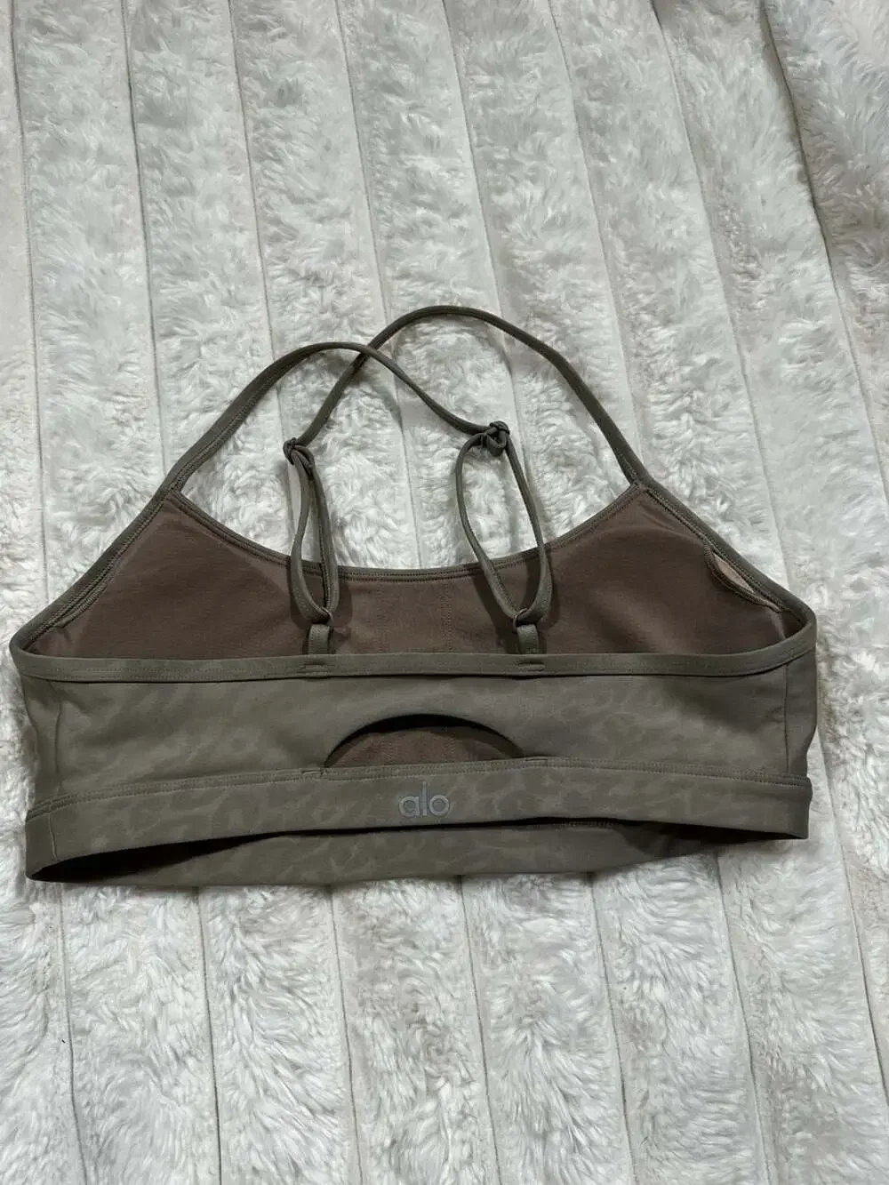 ALO Yoga size gravel